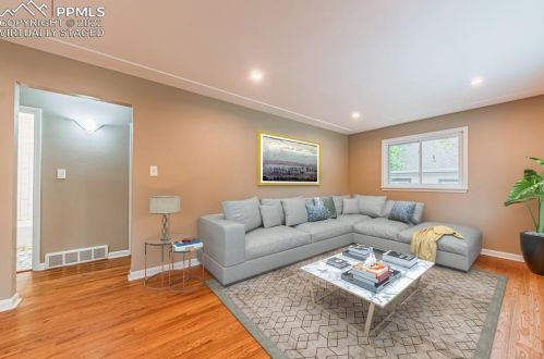 4369 Logan St, Englewood CO  80113-5820 exterior