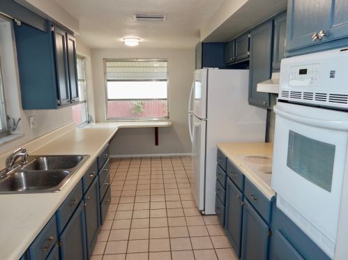 1248 Luan Ct, Tarpon Springs, FL 34690-5959