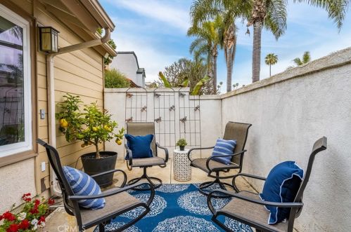 513 15th St, Huntington Beach CA  92648-4045 exterior