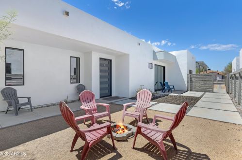 1121 11th St, Phoenix AZ 85006-2744 exterior