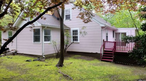28 Briarcliff Rd, Shoreham, NY 11786-1428