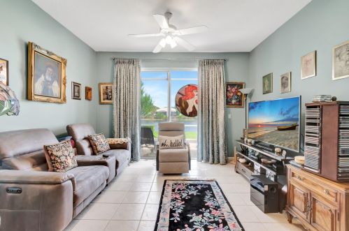 10549 Royal Caribbean Cir, Boynton Beach FL  33437-4285 exterior