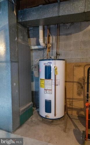 9 Cedar Creek Ct, Bear DE  19701-1001 exterior