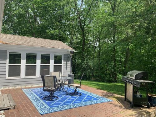 203 Hickory Hill Rd, New Britain CT  06052-1009 exterior