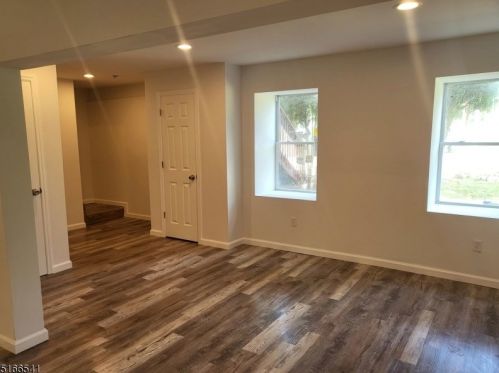 18 Berry Ln, West Milford NJ  07480-3632 exterior