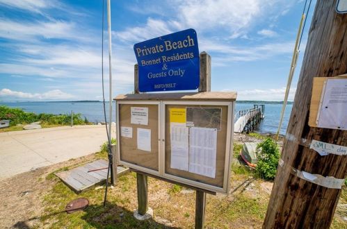 46 King Philip Rd, South Kingstown RI  02882-1102 exterior