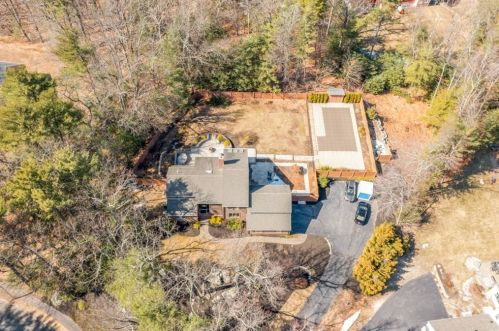 15 Pine Glen Dr, North Reading, MA 01864-1711