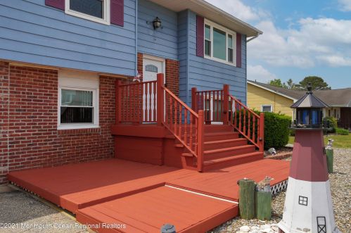 14 Acapulco Dr, Bricktown, NJ 08723-7903