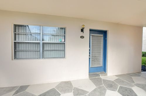 162 Flanders D, Delray Beach, FL 33484-5258