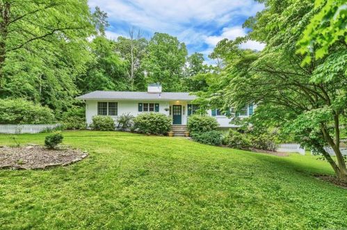 18 Kitchawan Rd, Scotts Corners, NY 10576-1314