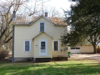 1026 Evans St, Waupaca, WI 54981-2034