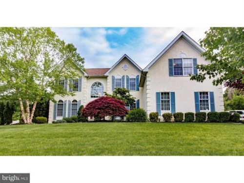 600 Amberwood Dr, Yardley, PA 19067-4416