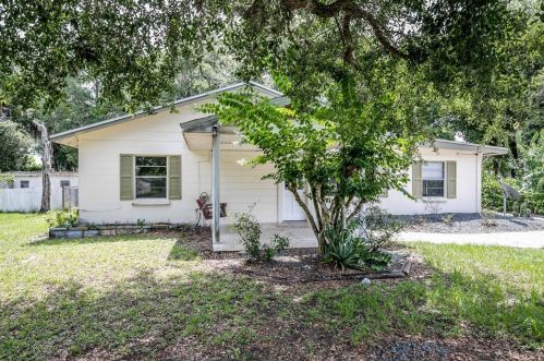 770 Kentucky Ave, Umatilla, FL 32784-9065