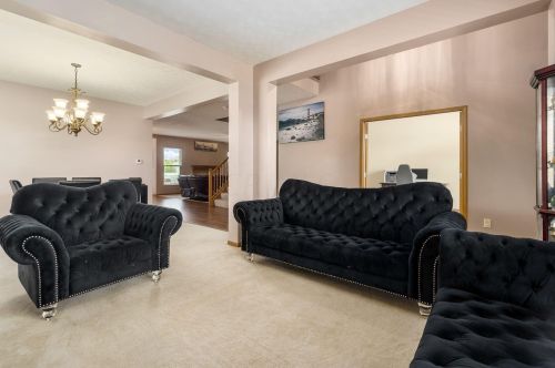 376 Enos Loomis St, Pataskala OH  43062-8160 exterior