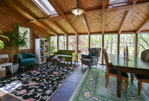 1 Elderberry Ln, Huntington CT  06484-3762 exterior