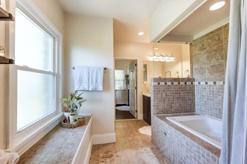 3260 Galbraith Rd, Cincinnati OH 45239-3903 exterior