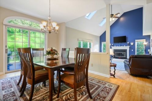 12 Stacey Ct, Sparta NJ  07871-1000 exterior