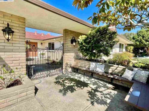 1711 Scenicview Ct, San Leandro, CA 94577-5325
