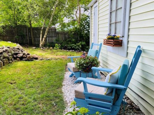 4 Bishop Ct, United States Coast Guard Ac CT  06320-5601 exterior