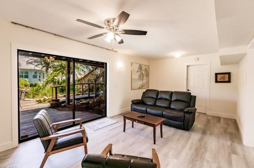2631 Gulfview Dr, Naples FL  34112-5829 exterior