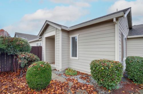 6400 Laguna Mirage Ln, Elk Grove, CA 95758-5463