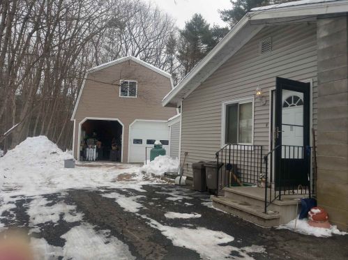27 Pine Rd, North Hampton, NH 03862-2327