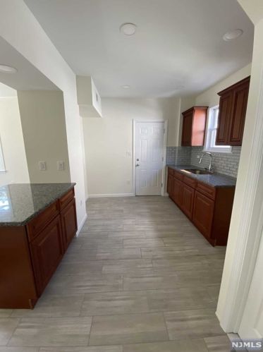 612 Drake Ave, Roselle NJ  07203-2249 exterior