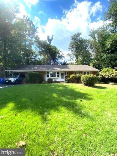 5503 Glenallen St, Springfield VA  22151-3218 exterior