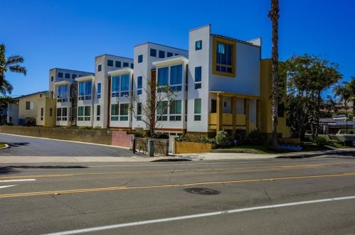 251 Tamarack Ave, Carlsbad, CA 92008-4062