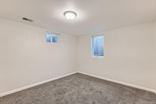 425 Jasmine St, Denver CO 80207-2818 exterior