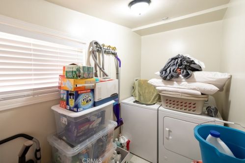 15226 Calle Los Hidalgos, Santa Clarita CA  91390-1035 exterior