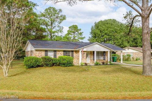 1968 Pulaski Dr, Beaufort, SC 29906-9410
