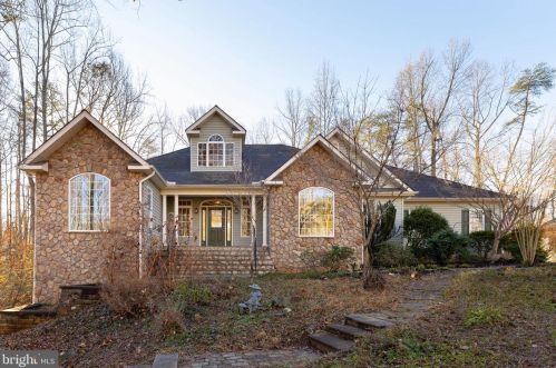 2608 Lakeview Pkwy, Locust Grove, VA 22508-5726