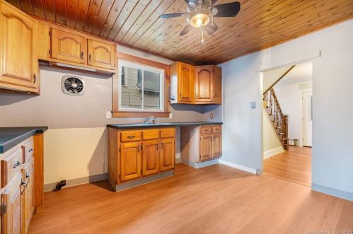 15 Kinney Ave, Norwich CT  06360-6209 exterior