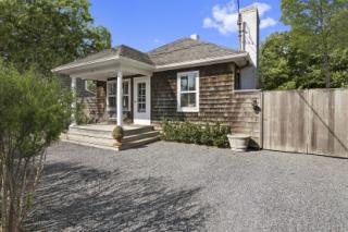 47 Osborne Ln, East Hampton NY  11937-2256 exterior