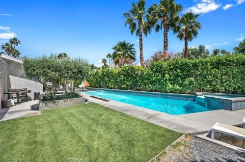 1120 Louise Dr, Palm Springs CA  92262-3209 exterior