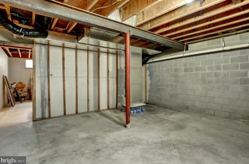 63 Willow Mill Park Rd, Navy Sup Dpt PA  17050-1757 exterior