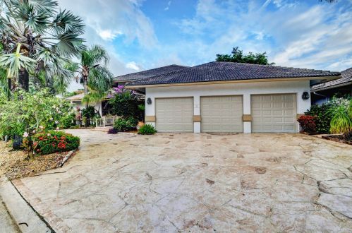 42 Northwoods Ln, Boynton Beach FL  33436-7405 exterior