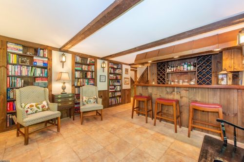 59 Raynor Rd, Morristown NJ  07960-2516 exterior