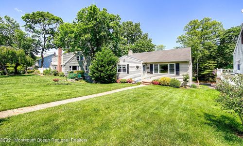 76 Statesir Pl, Tinton Falls, NJ 07701-6128