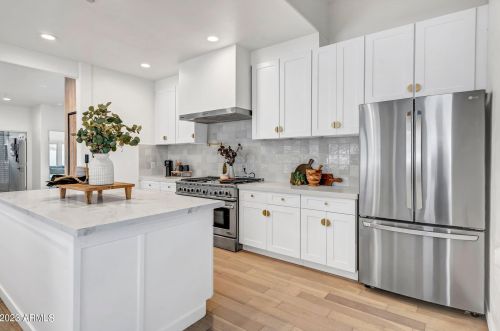 7627 22nd St, Phoenix AZ  85020-4706 exterior