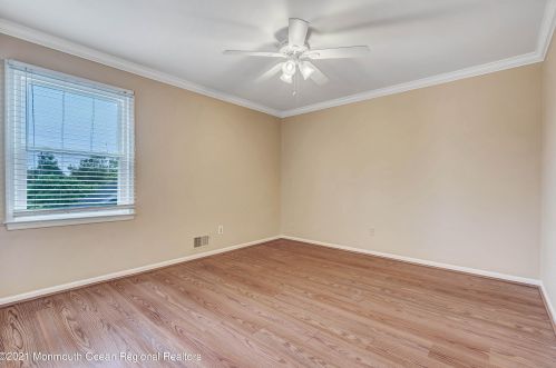 13 Jennings Ct, East Freehold NJ  07728-4320 exterior