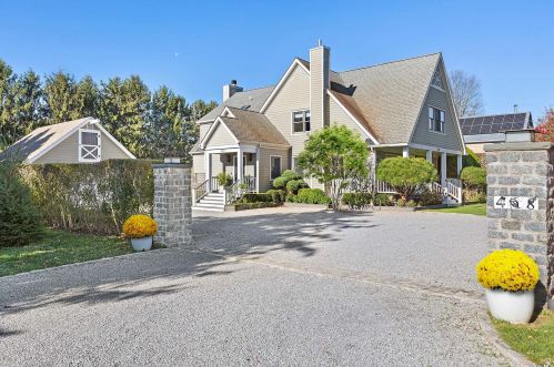 468 Blank Ln, Watermill, NY 11976-2136