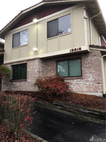 19816 Military Rd, Seattle, WA 98188-5475