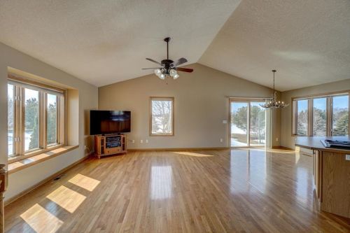 1452 142nd St, New Johannesburg WI  54017-6645 exterior