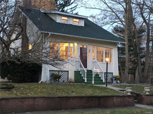 21 Valois Pl, Mount Vernon, NY 10552-1521