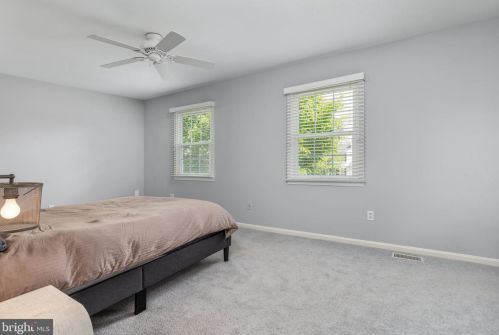 1125 Artic Quill Rd, Herndon VA  20170-3603 exterior