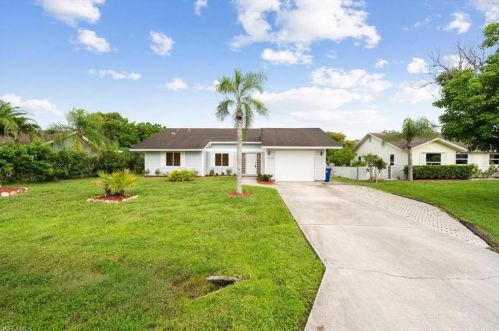 10333 Sandy Hollow Ln, Bonita Springs, FL 34135-6678