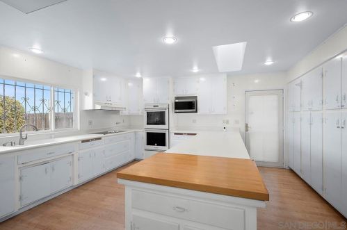 6675 Edmonton Ave, San Diego CA 92122-2518 exterior