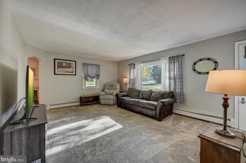 1497 Sweetbriar Ln, Lansdale PA 19446-3240 exterior